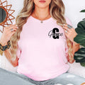 Unisex personalised initial t shirt suitable for women, men, teenagers, students, mums, daughters, bridesmaids, best friends and family members. The custom monogram design appeals to anyone looking for personalised clothing that reflects their identity while maintaining a modern and stylish fashion appearance.