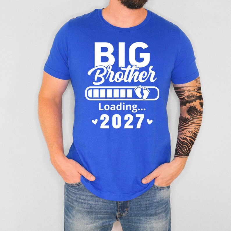 Personalised future big brother shirt suitable for boys, children, toddlers and older siblings preparing to welcome a new baby. This custom sibling announcement t shirt is ideal for families expecting a baby and looking for a creative and meaningful way to involve older brothers in pregnancy announcements and family celebrations.